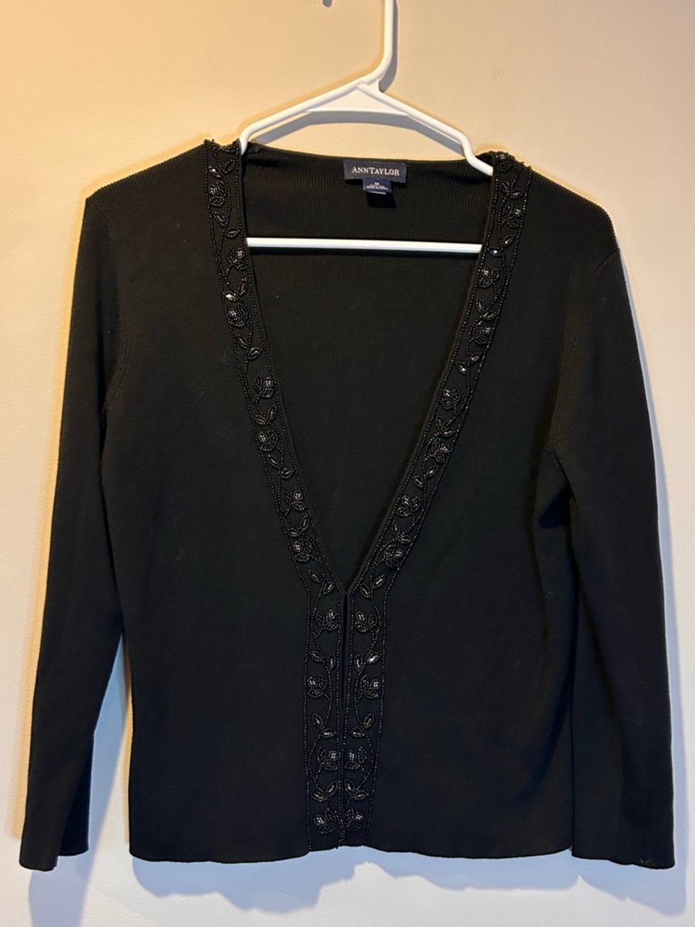 Ann‎ Taylor Beaded 100% Silk Knit Black Medium Cardigan Sweater Classic